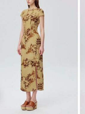 New Fabrique Tansya Oriental Print Qipao Dress in Viscose Blend